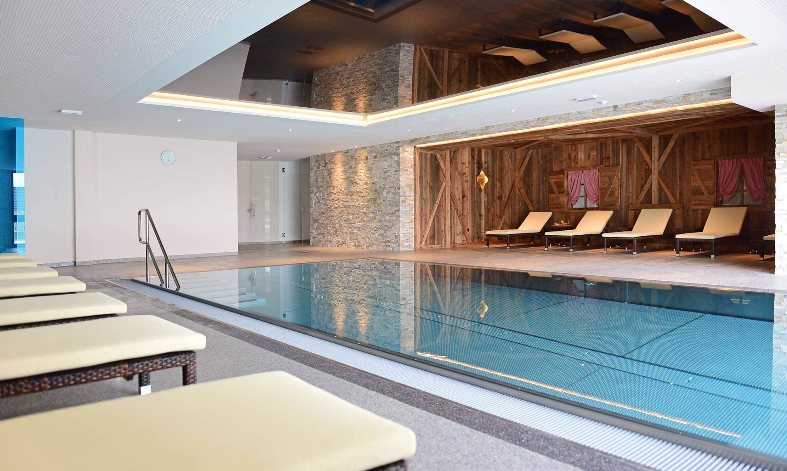 Wellness Montara Terenten Wellnesshotel Spa Pustertal Erlebnissauna Panoramasauna Infinity Pool Hotel Whirlpool Zirbenholz Ruheraum Massage Südtirol mit Sauna01 (4)