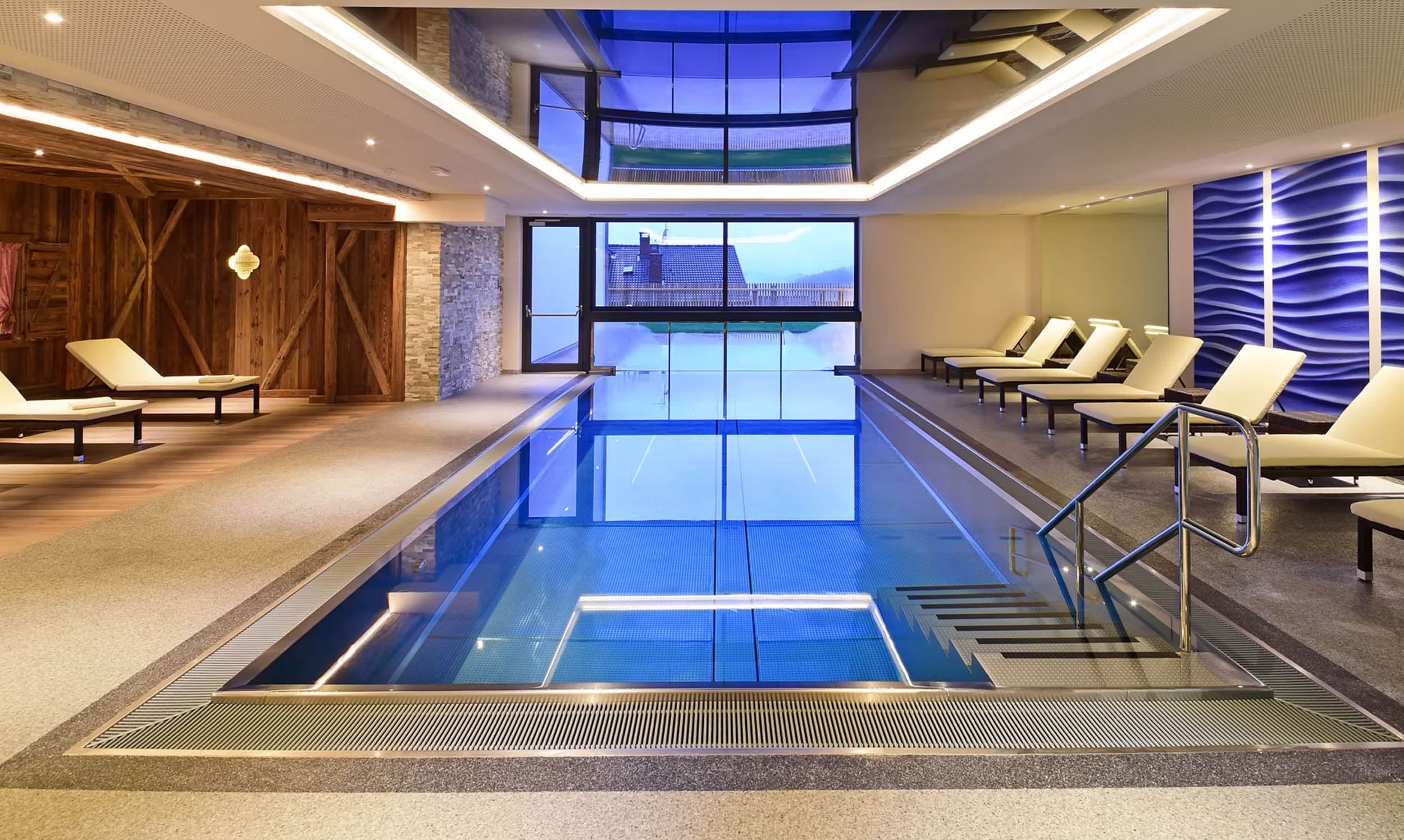 Wellness Montara Terenten Wellnesshotel Spa Pustertal Erlebnissauna Panoramasauna Infinity Pool Hotel Whirlpool Zirbenholz Ruheraum Massage Südtirol mit Sauna01 (6)